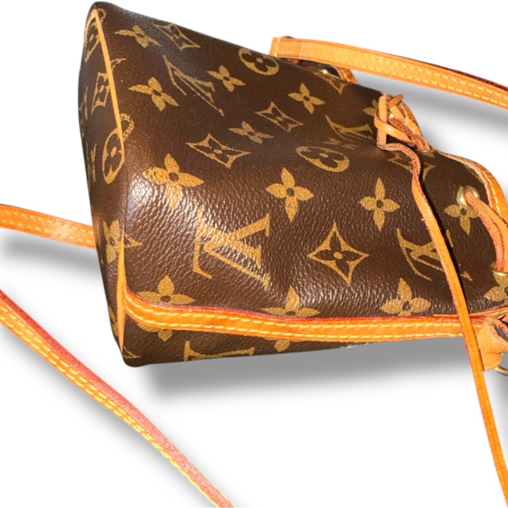 Louis Vuitton Brown and Tan Monogram Crossbody Bag - Picture 16 of 16